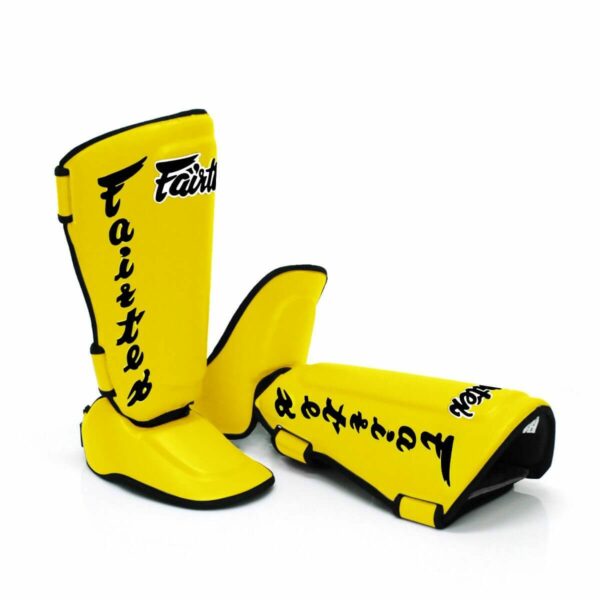 Protège-tibias Fairtex SP7 - Bénéficiez d'une protection maximale et d'un confort supérieur avec ces protège-tibias de haute qualité, conçus pour des entraînements intensifs et des compétitions.