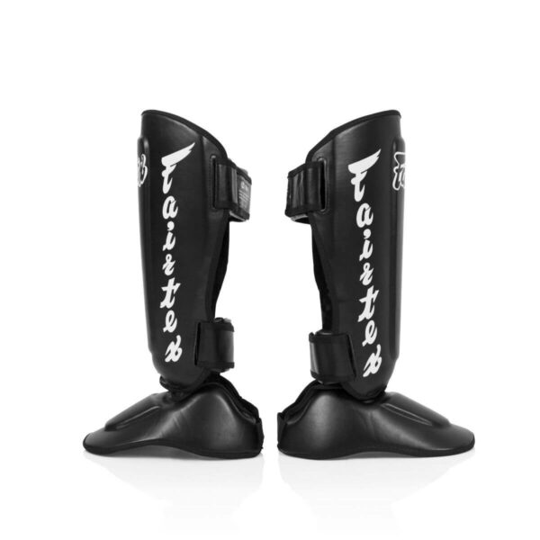 Protège-tibias Fairtex SP7 - Bénéficiez d'une protection maximale et d'un confort supérieur avec ces protège-tibias de haute qualité, conçus pour des entraînements intensifs et des compétitions.