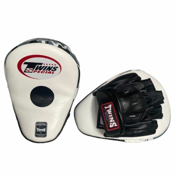Mitaines Twins PML10 - Offrez à vos mains une protection maximale et un confort supérieur avec ces mitaines de haute qualité, parfaites pour des entraînements intensifs et des compétitions