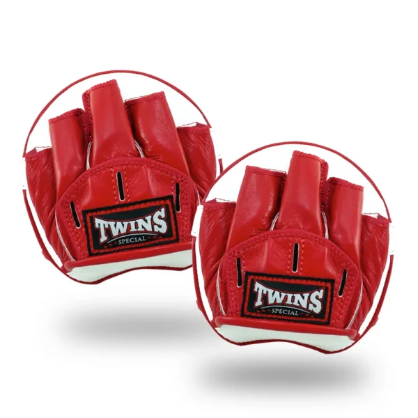 les Twins PML13, conçus pour offrir une performance exceptionnelle et une durabilité inégalée. Fabriqués à partir de cuir de haute qualité, ces focus mitts sont parfaits pour les entraînements intensifs de boxe, kickboxing et arts martiaux mixtes MMA
