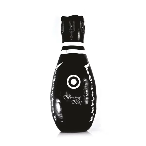 Améliorez votre force et votre précision avec le sac de frappe Uppercut Fairtex HB10. Conçu pour les boxeurs de tous niveaux, ce sac de frappe en forme de poire est parfait pour divers exercices, y compris les uppercuts, la vitesse et la précision.