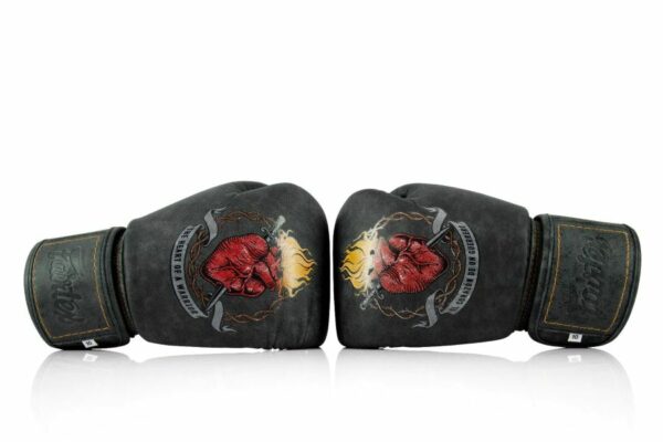 Gants Fairtex Heart of Warrior - Offrez-vous une protection optimale et un confort inégalé avec ces gants en cuir véritable. Idéals pour des entraînements intensifs et des compétitions