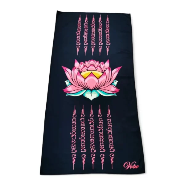Découvrez notre serviette de sport en microfibre, ornée d’un élégant motif de fleur de lotus. Conçue pour les athlètes et les amateurs de sport, cette serviette combine style et fonctionnalité.