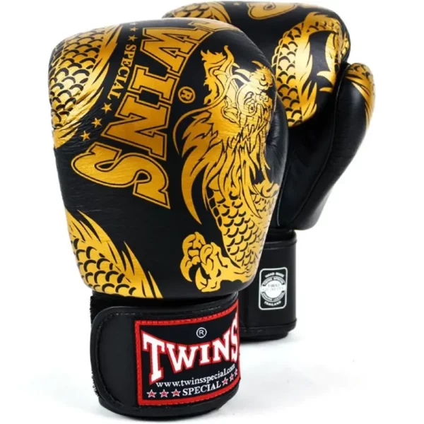 Les gants de boxe Twins FGBV 49 offrent un parfait équilibre entre protection, confort et style. Conçus pour les amateurs comme les professionnels, ils garantissent une excellente absorption des chocs et une prise en main optimale, idéals pour maximiser vos performances
