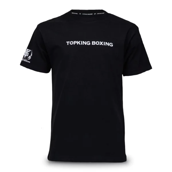 T-shirt Topking muaythai incarne l’esprit du combattant moderne. Fabriqué en coton de haute qualité, il offre un confort exceptionnel tout en affichant un design audacieux, fidèle à l’univers du Muay Thaï et des sports de combat.