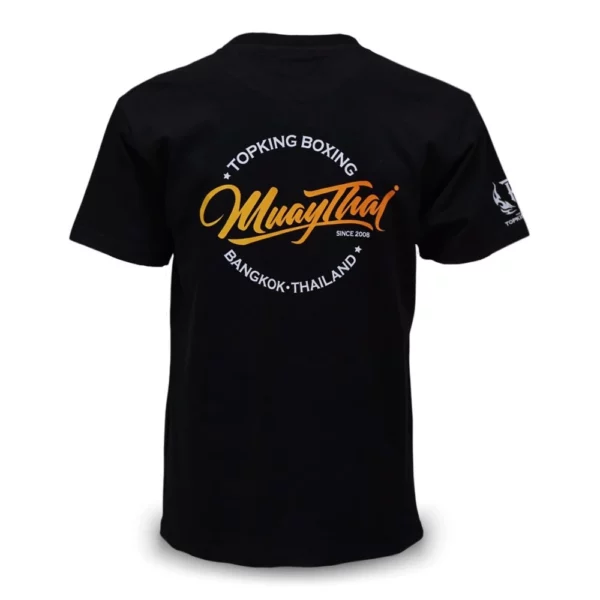 T-shirt Topking muaythai incarne l’esprit du combattant moderne. Fabriqué en coton de haute qualité