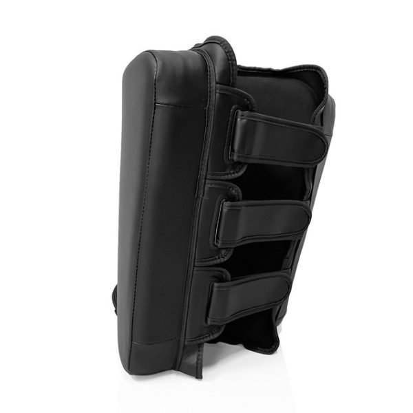 CALF-KICK- Arwut PADS-CKP1 back Calf Kick Pads vue de dos ARWUT CKP1 professionnels pour entraînement Muay Thai, MMA et kickboxing, protection tibia et mollet haute densité pour coachs et sportifs