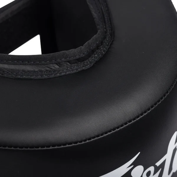 épaisseur Fairtex Calf Kick Protection SP10 noir Paire de protège-mollets Fairtex SP10 noirs en cuir microfibre epaisseur, pour Muaythai, MMA et kickboxing