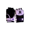 Gants de grappling MMA Mongkol MGM02 blanc et noir Paire de gants de grappling MMA Mongkol MGM02 en cuir blanc et noir, doigts dégagés, logo Mongkol, fabriqués en Thaïlande