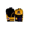 Gants de grappling MMA Mongkol MGM02 jaune et noir Paire de gants de grappling MMA Mongkol MGM02 en cuir jaune et noir, doigts dégagés, logo Mongkol, fabriqués en Thaïlande