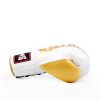 Gants de boxe vu de profil thaïlandaise Twins BGLL1-2T blanc et or à lacet en cuir véritable pour muay thai et boxe anglaise