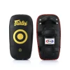 Paos Fairtex kplc5 devant et derriere Paos Fairtex KPLC5 face avant avec cible et face arrière avec sangles