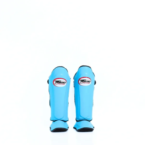 protège tibia twins bleu ciel Protège-tibias Twins Special SGL10 blue sky en cuir véritable pour muay thai, kickboxing et MMA