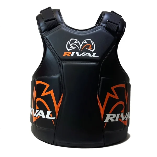 Plastron Rival RBP entièrement noir vu de face avec logo Rival orange et blanc