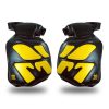 low kick pad Mongkol vue de face Low kick pads Mongkol Muaythai vus de face, cuir noir et renforts jaunes